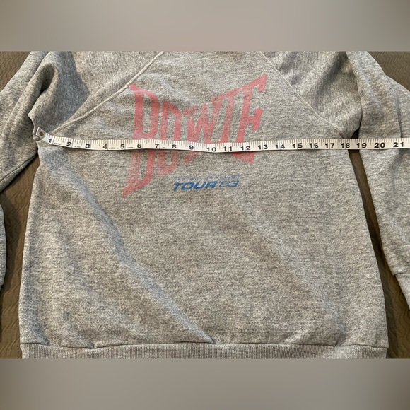 Vintage 80’s David Bowie Serious Moonlight Tour 1983 Let’s Dance logo sweatshirt - Picture 7 of 9